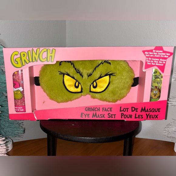 Grinch Face Eye Mask Set - Picture 3 of 11